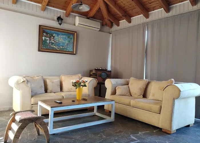 Alternative Country House 10 Minutes From Athens Airport