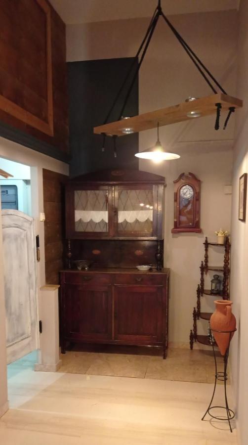 Alternative 10 Minutes From Athens Airport
