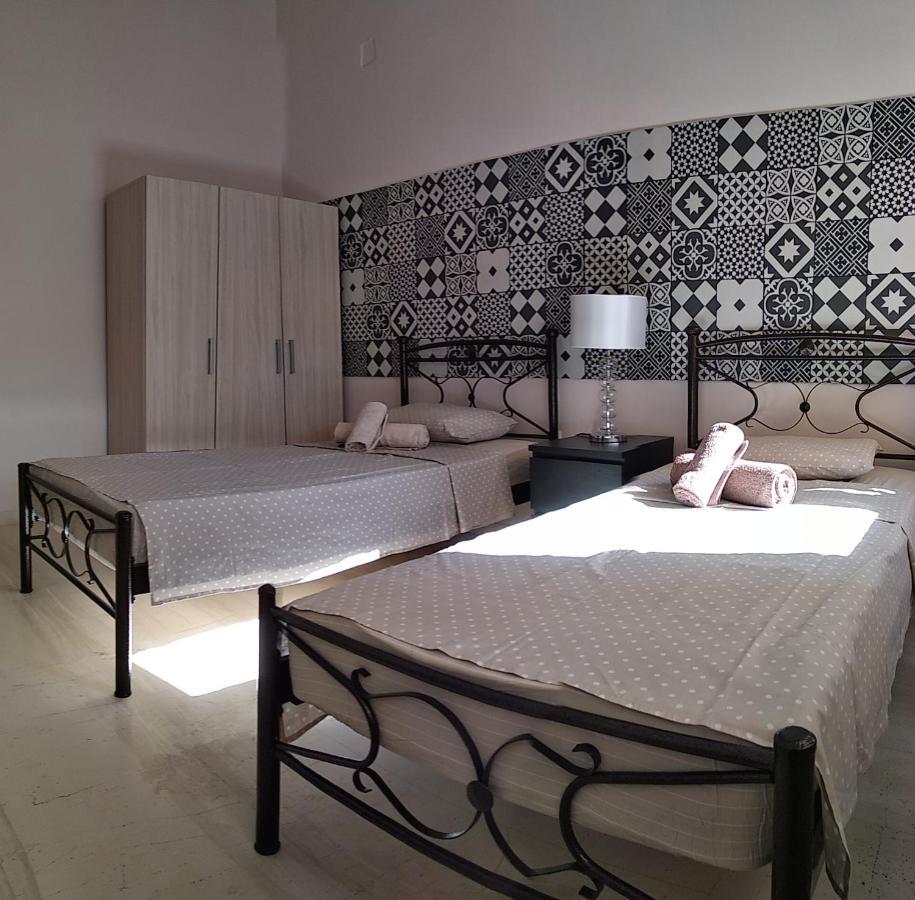 Alternative 10 Minutes From Athens Airport Holiday home *