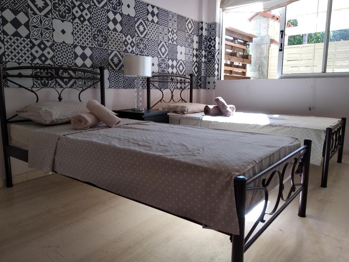 Alternative 10 Minutes From Athens Airport *