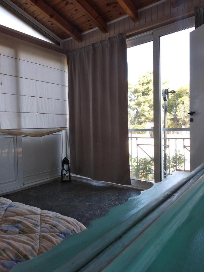 Alternative 10 Minutes From Athens Airport